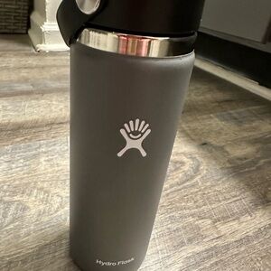 20oz tumbler. Hydroflask